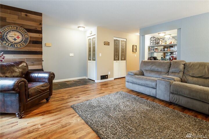 Property Photo: 12600 4th Avenue W 1C WA 98204