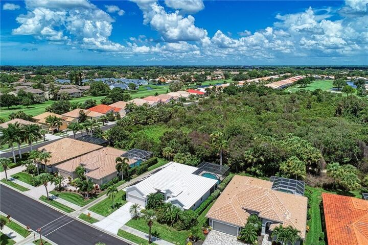 Property Photo: 575 Mossy Creek Drive FL 34292