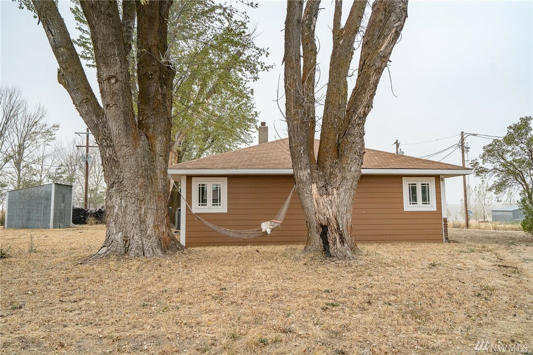 Property Photo:  1785 Damon Rd N  WA 99159 