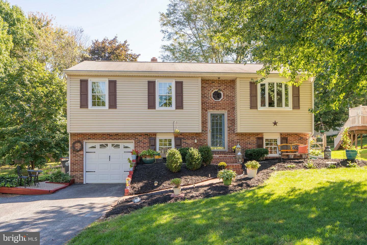 Property Photo:  466 Donofrio Drive  PA 19335 