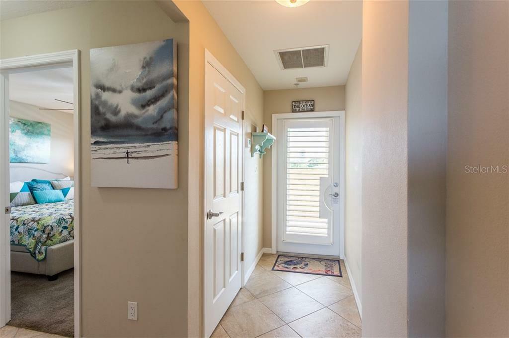 Property Photo:  6140 Midnight Pass Road 109  FL 34242 