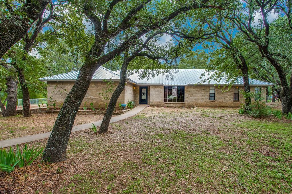Property Photo: 3800 Dunn Court TX 76049