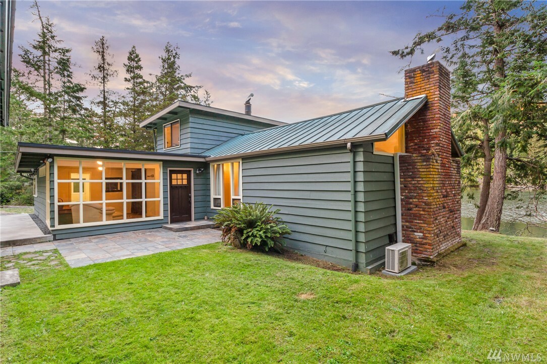 Property Photo:  222 Heron Lane  WA 98250 