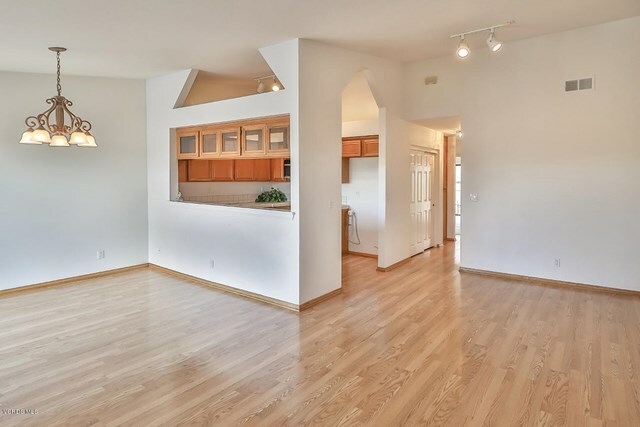 Property Photo:  861 Warwick Avenue  CA 91360 