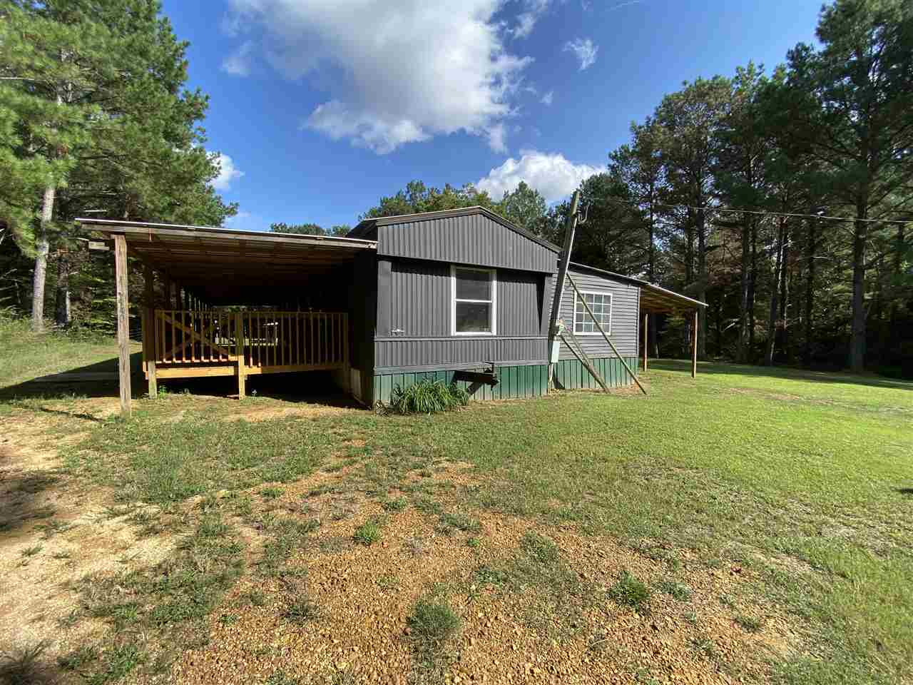 Property Photo:  440 Geneva Ln  TN 38340 