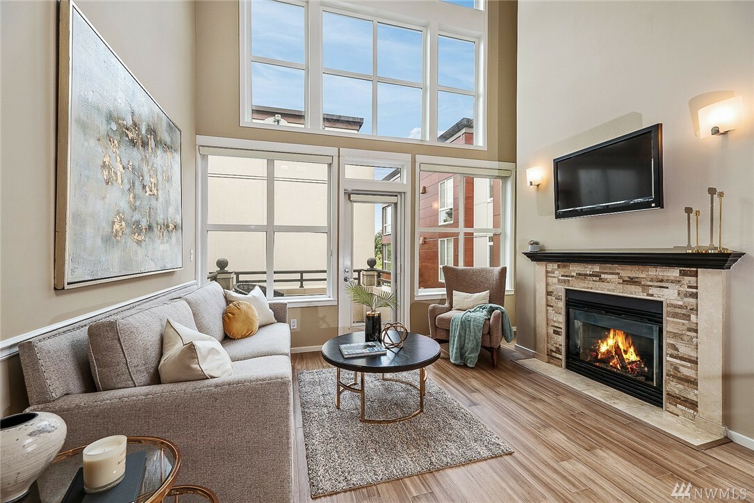 Property Photo: 10045 NE 1st St 525 WA 98004