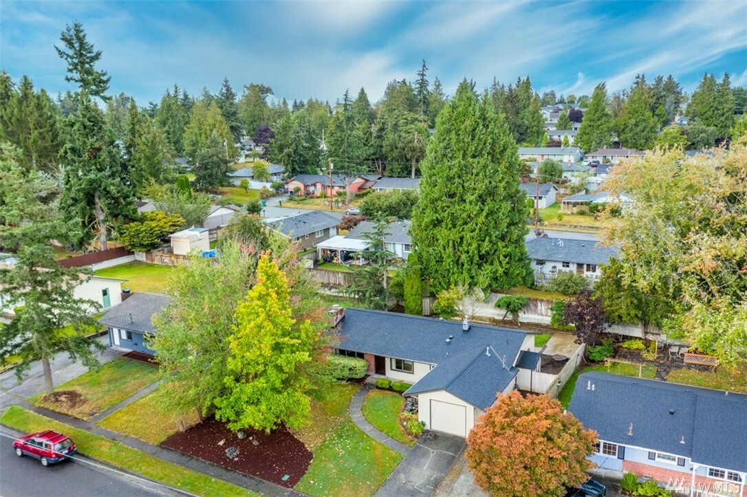 Property Photo:  701 N 21st St  WA 98273 