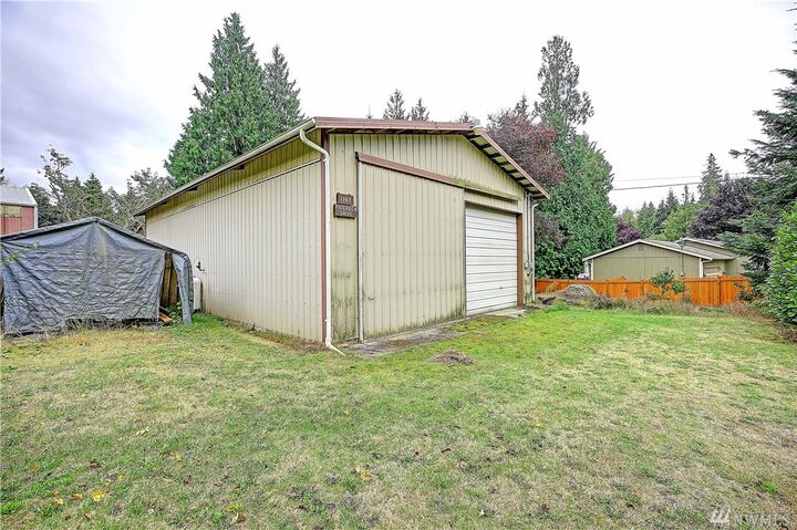 Property Photo:  1303 Pilchuck Dr  WA 98282 