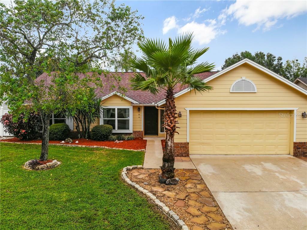 Property Photo:  966 Finrod Way  FL 32707 