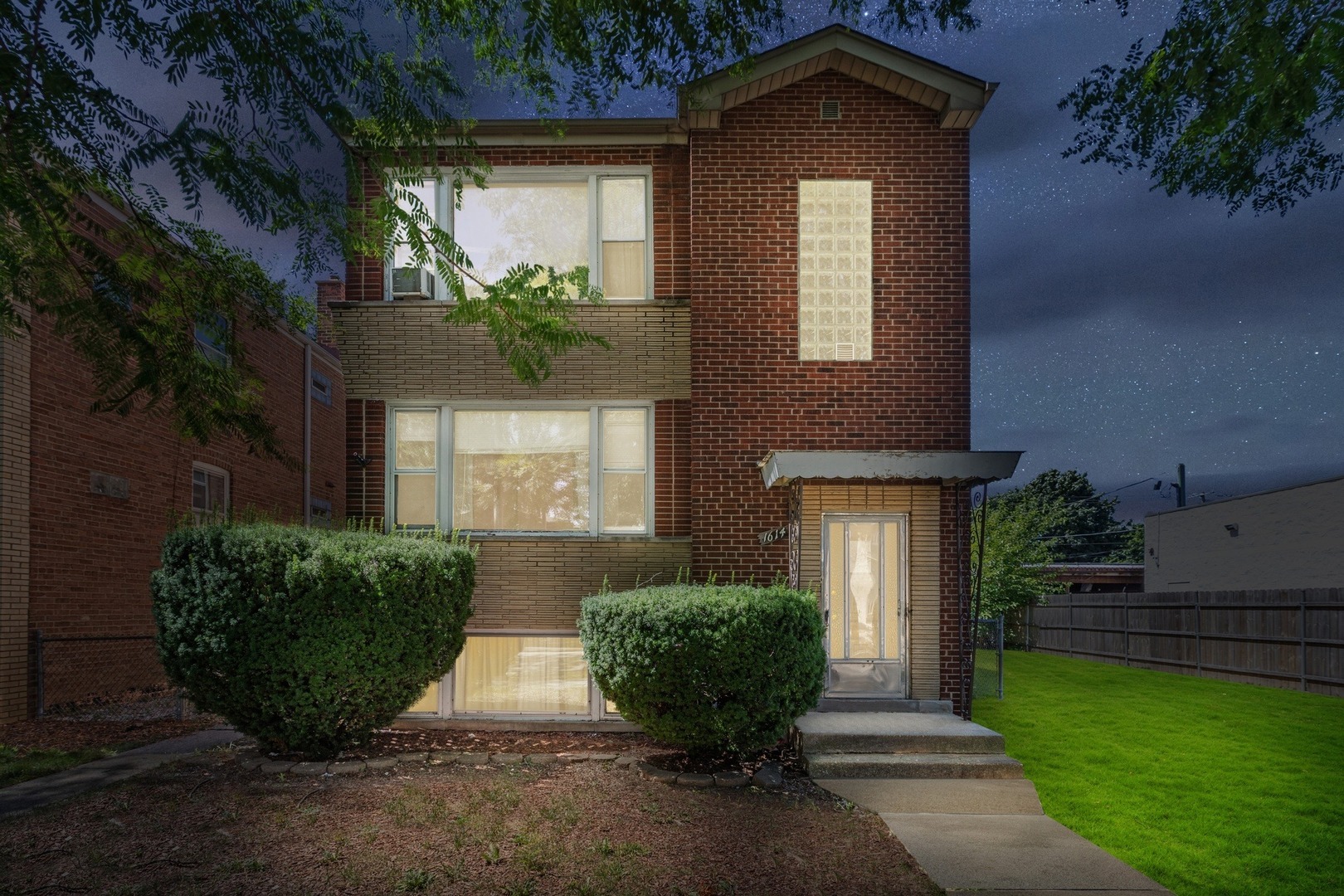 Property Photo:  1614 Oak Park Avenue G  IL 60402 