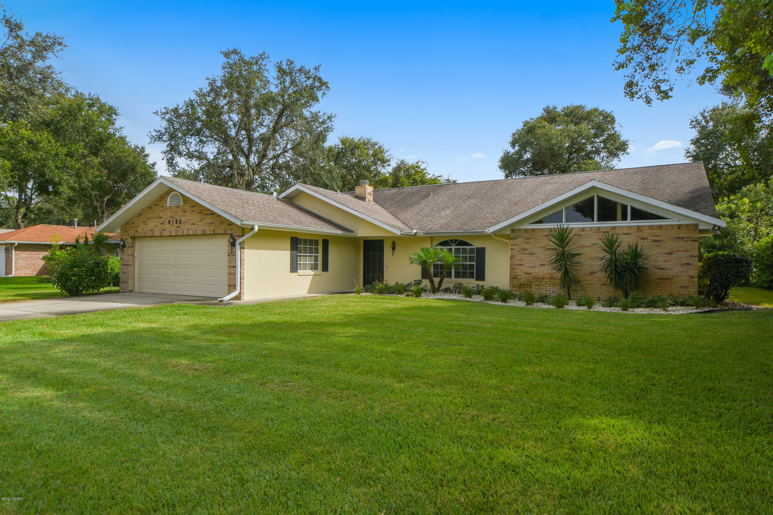 Property Photo:  6182 Half Moon Drive  FL 32127 