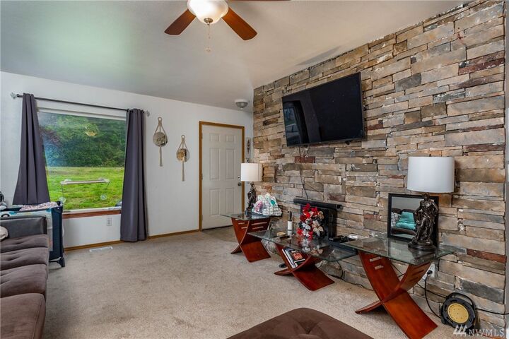 Property Photo: 1220 Rickover Dr WA 98239