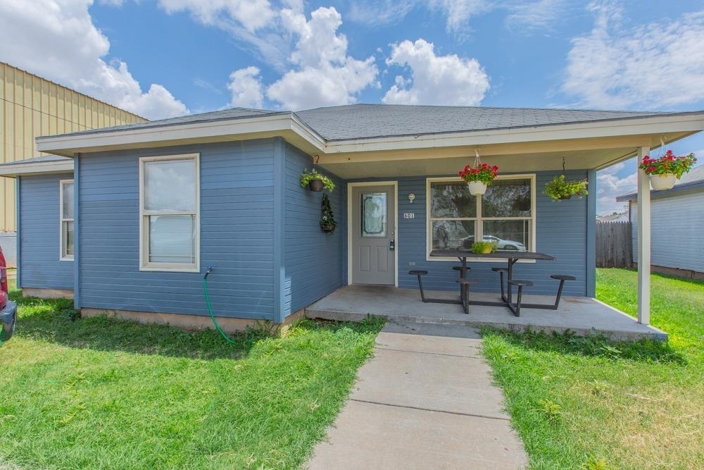 Property Photo:  601 29th Street  TX 79404 