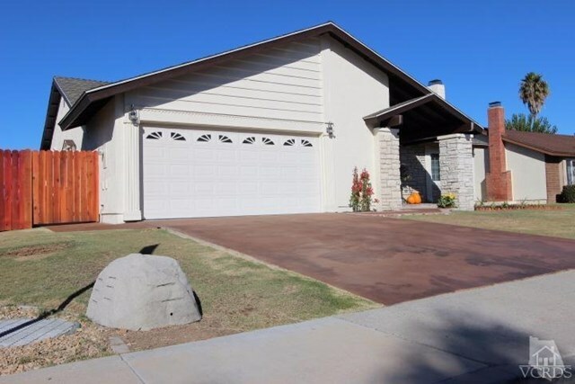 Property Photo:  297 W Clearview  CA 91360 