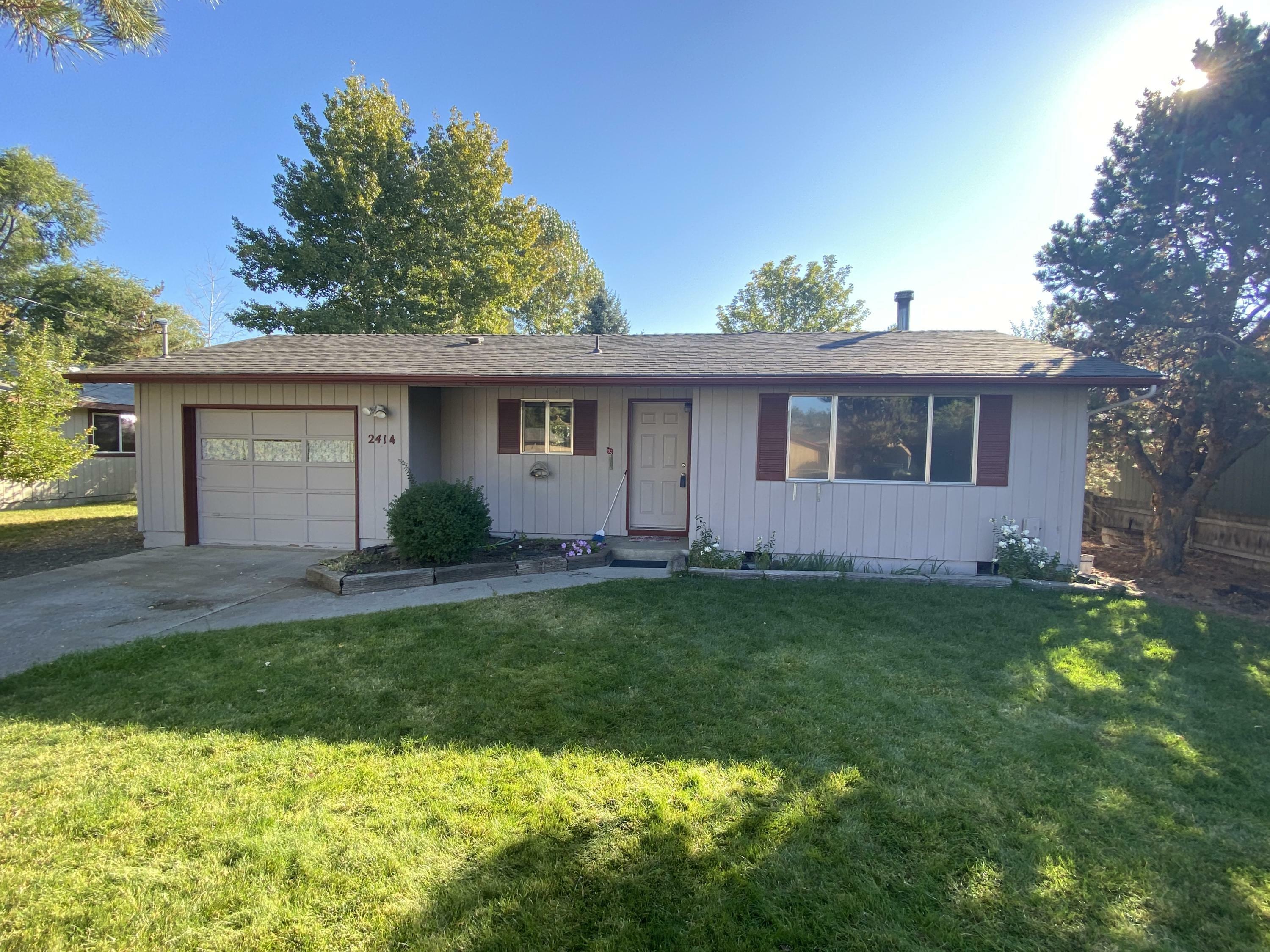 Property Photo:  2414 SW 30th Street  OR 97756 