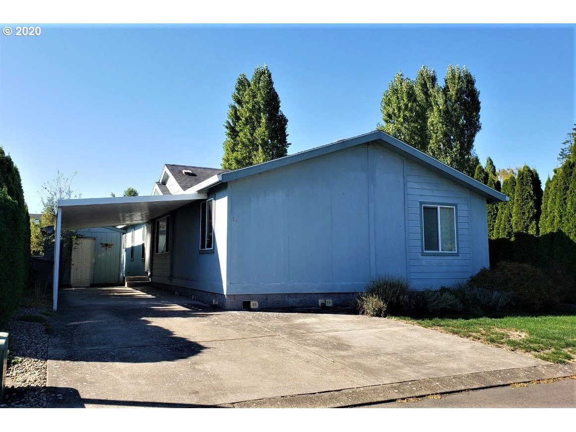 Property Photo:  221 NW Blair St 16  OR 97378 