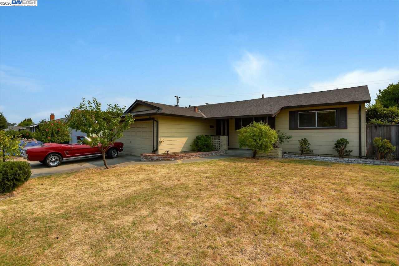 Property Photo: 5505 Farina Ln CA 94538