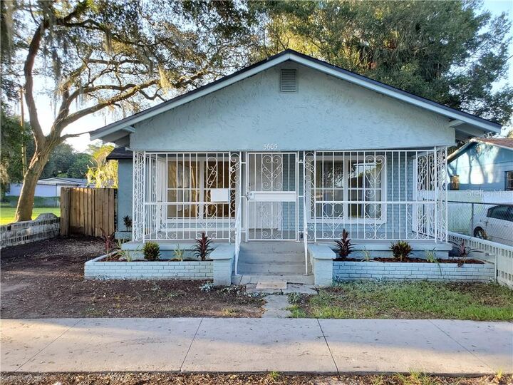 Property Photo: 3605 E Genesee Street FL 33610