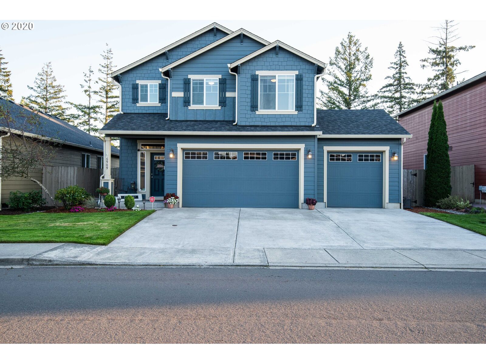 Property Photo: 6909 NE 104th Way WA 98686