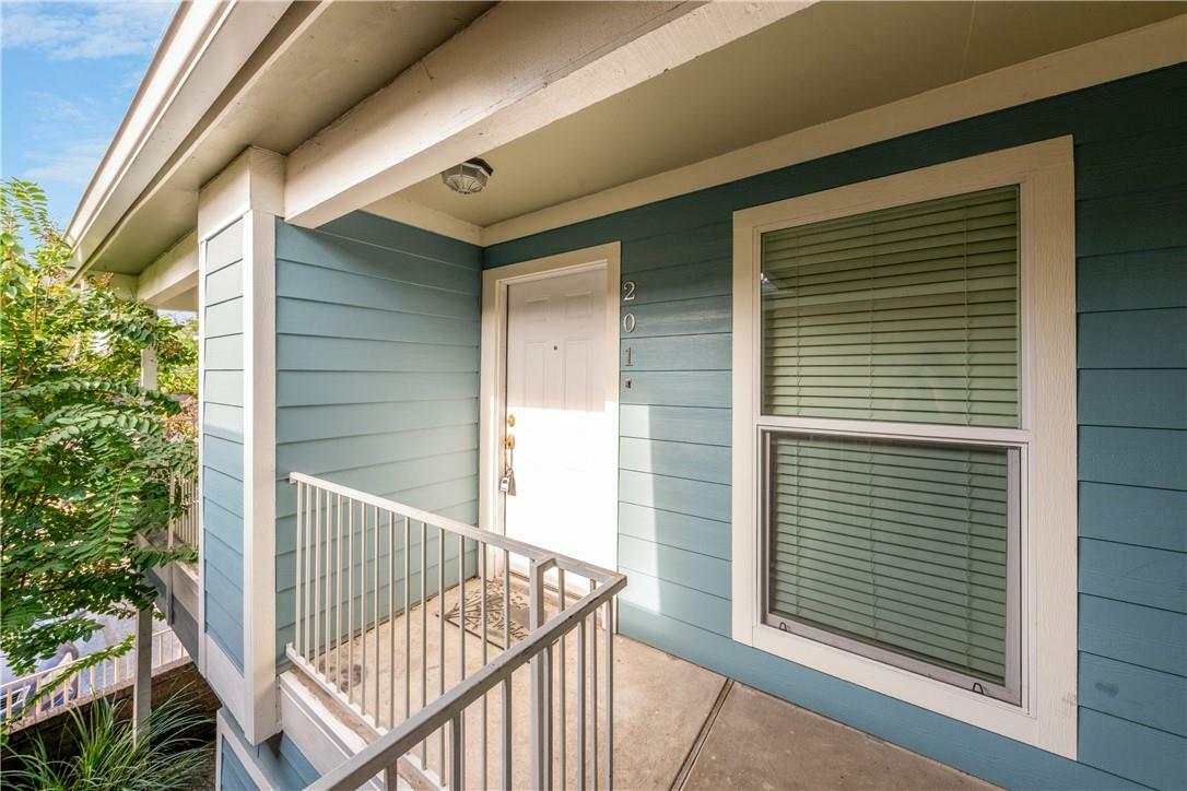 Property Photo: 400 W 35th Street 201 TX 78705