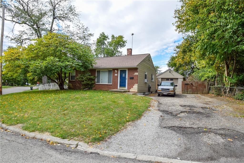 Property Photo: 990 Catherine Street OH 45385