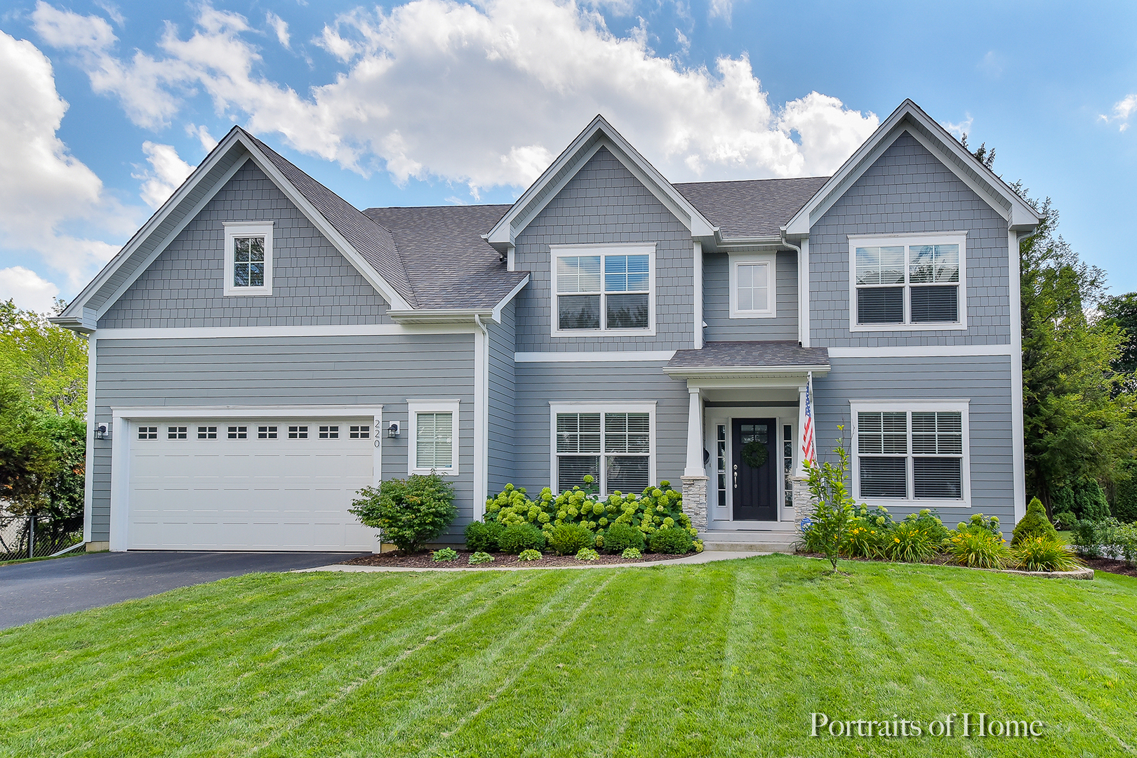 Property Photo: 220 East Hawthorne Boulevard IL 60187