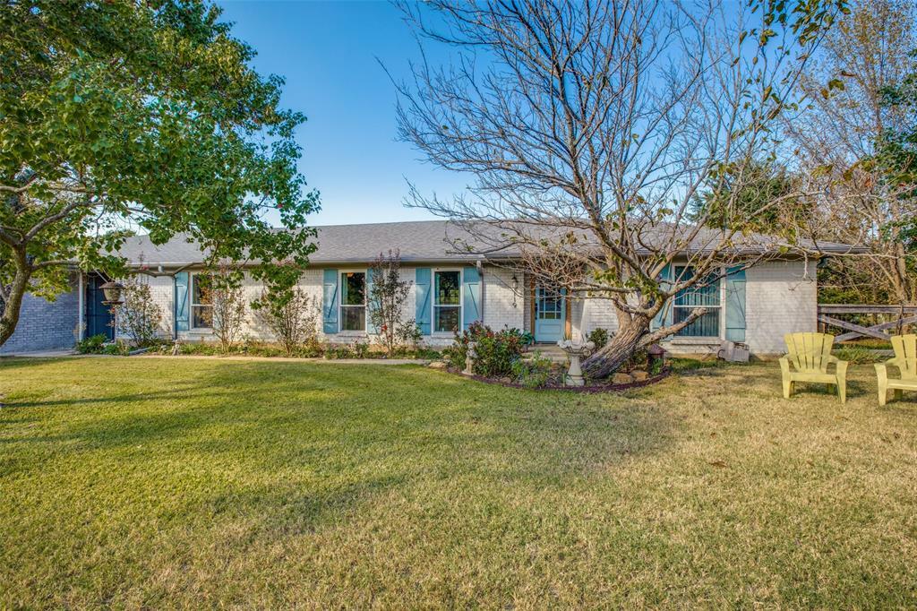 Property Photo: 119 Colonial Parkway TX 76028