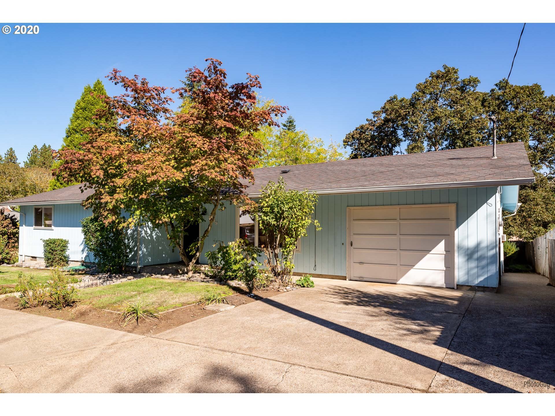 Property Photo:  3939 High St  OR 97405 