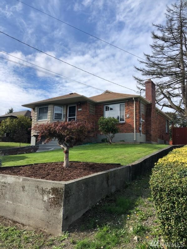 Property Photo: 728 S Monroe St WA 98405