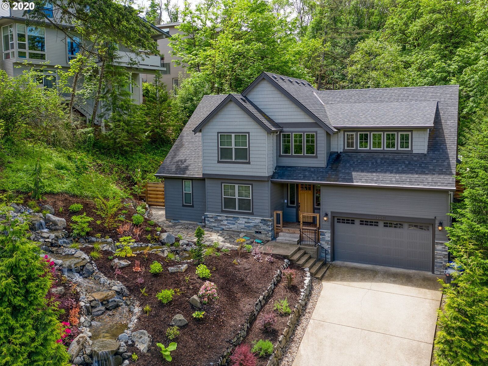 Property Photo: 12241 SW 13th Ct OR 97219