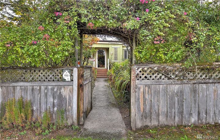 Property Photo:  5215 Hyada Blvd NE  WA 98422