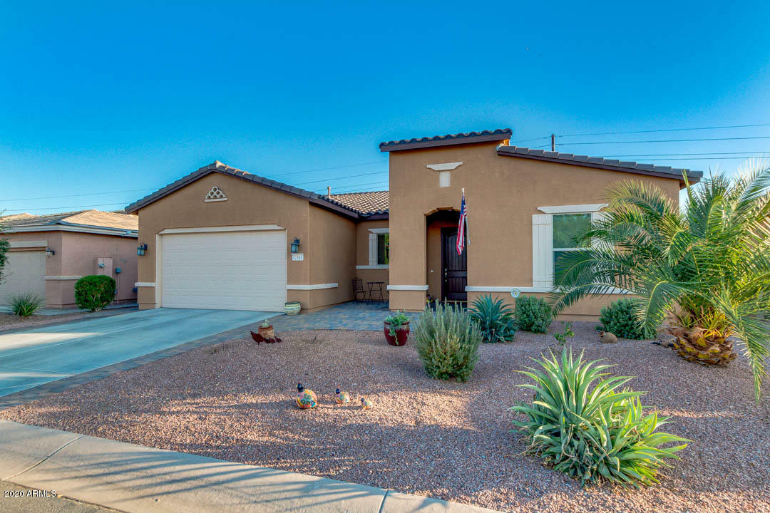 Property Photo: 42461 W Sea Eagle Drive AZ 85138