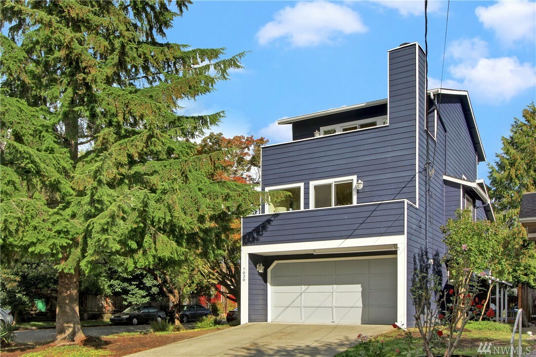 Property Photo:  7030 Palatine Ave N  WA 98103 