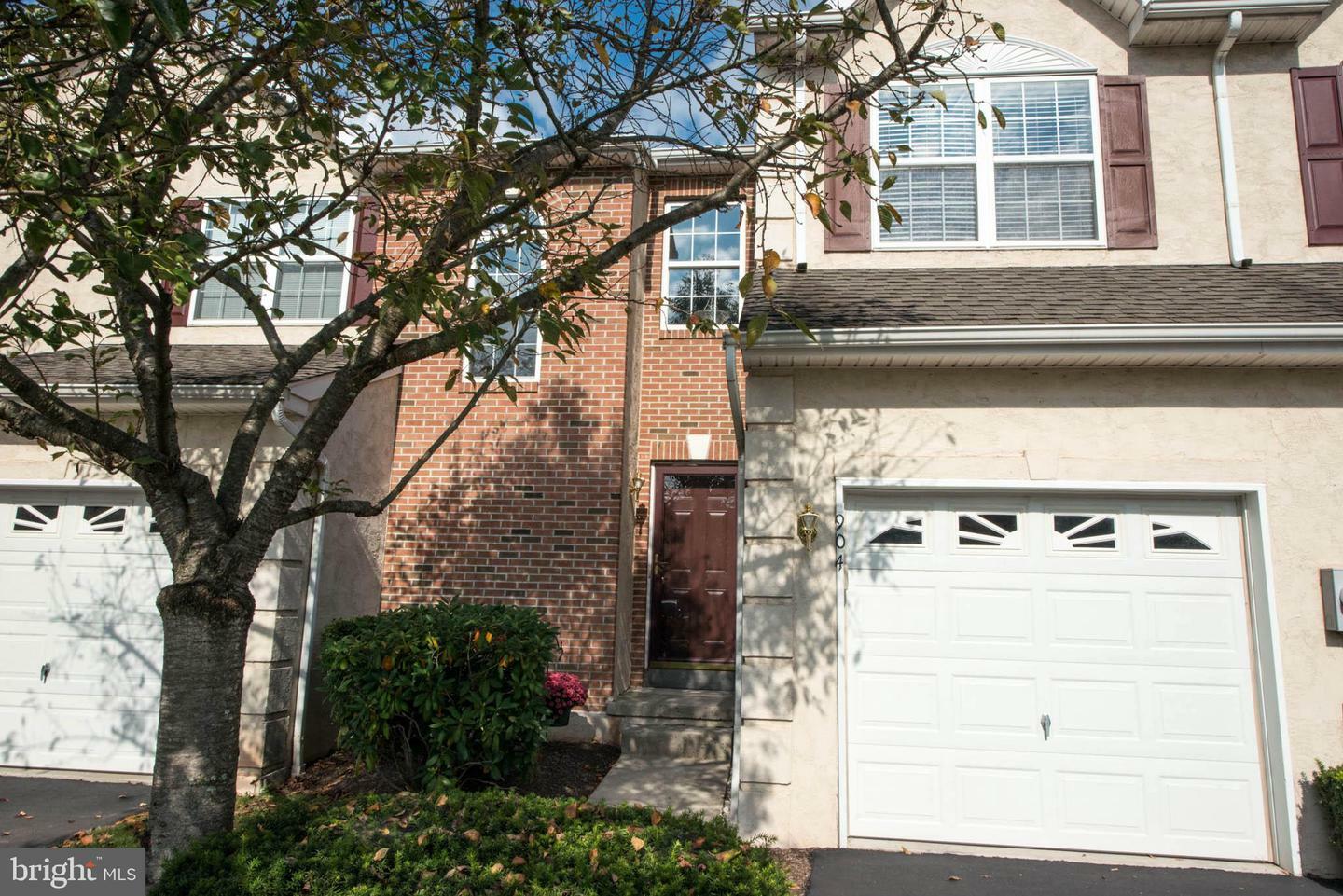 Property Photo:  904 Vanguard Drive  PA 18076 