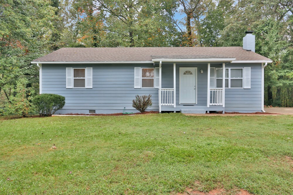 Property Photo:  612 Lookout Pt  GA 30043 