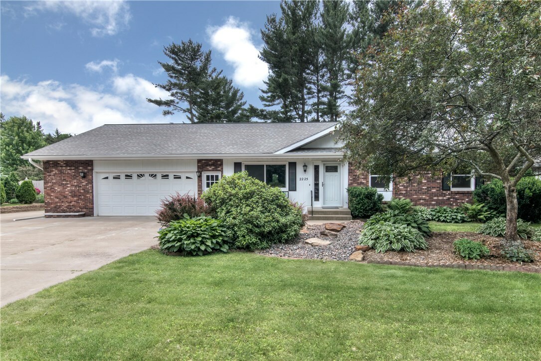 Property Photo: 2225 Henry Avenue WI 54701