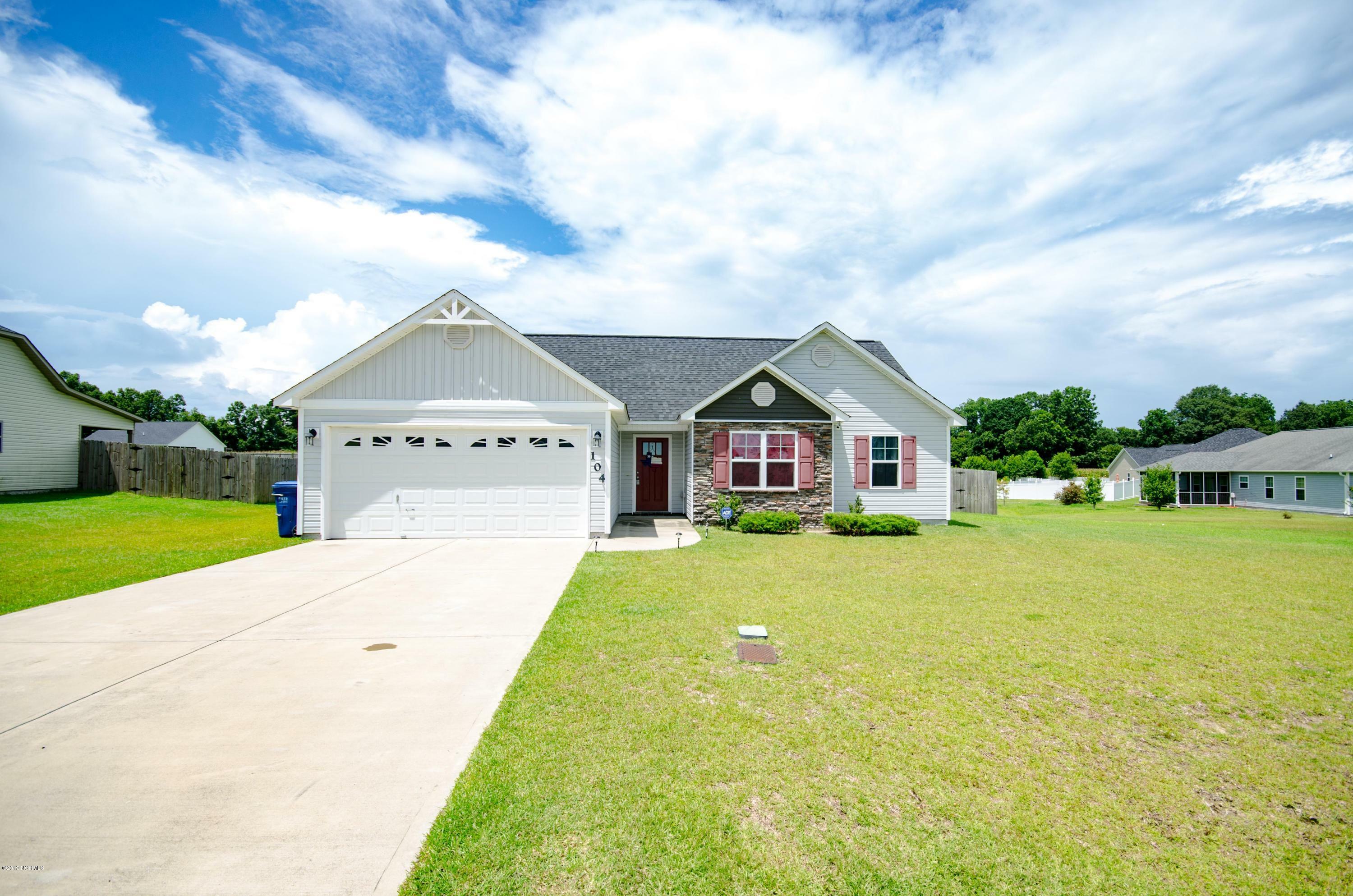 Property Photo:  104 Hill Farm Drive  NC 28574 