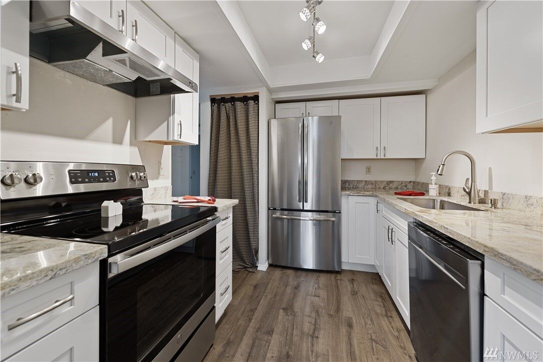 Property Photo:  8642  164th Avenue NE B105  WA 98052 