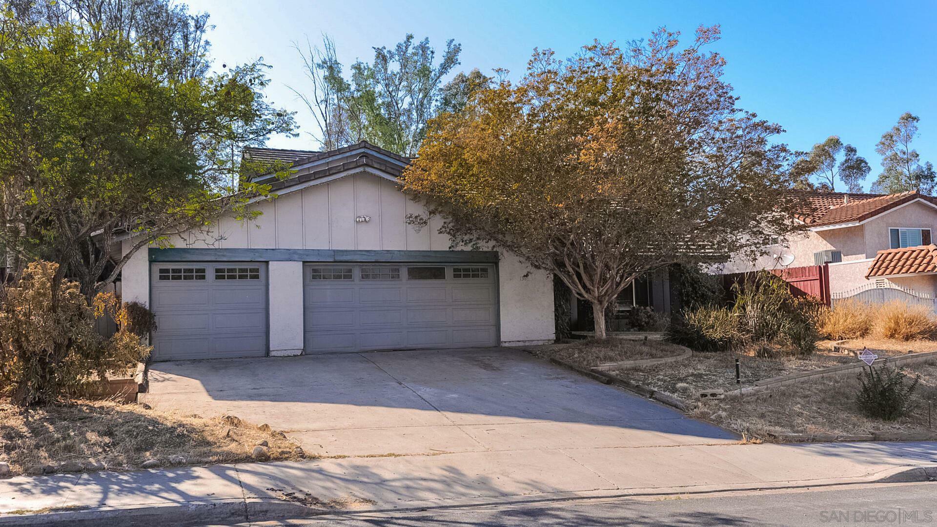 Property Photo:  1364 Pillsbury Ln  CA 92020 