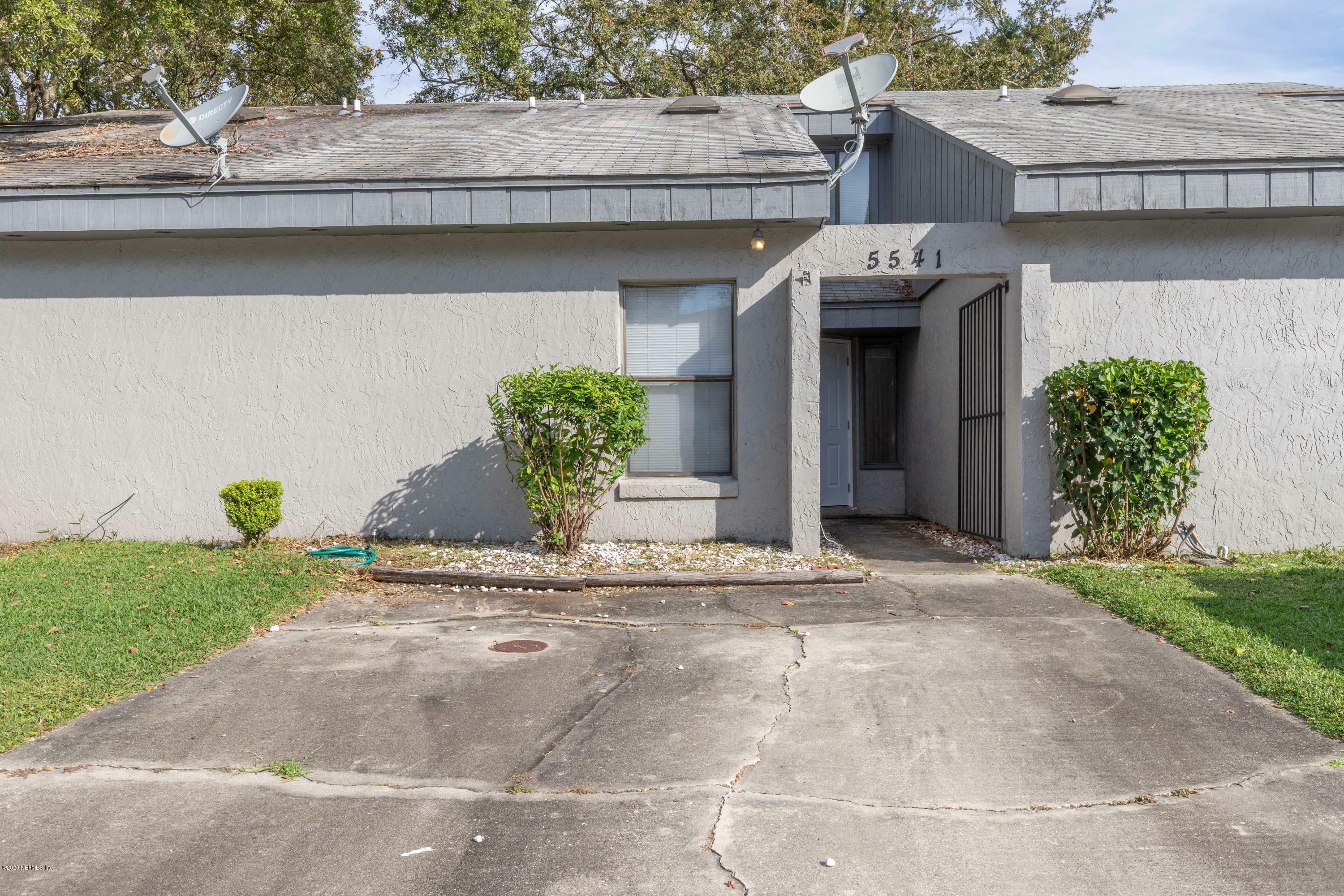 Property Photo:  5541 Pine Hill Lane  FL 32244 