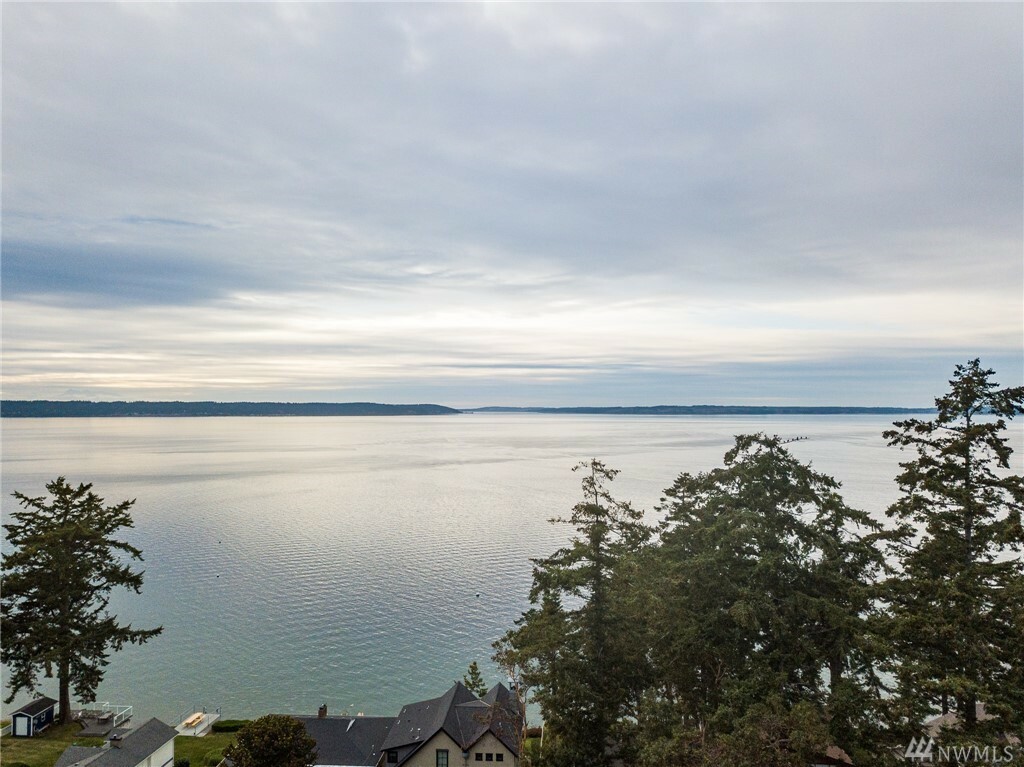 Property Photo:  186 N Sunset Dr  WA 98282 