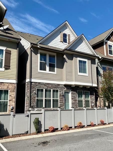 Property Photo: 240 Dellwood Drive SE GA 30080