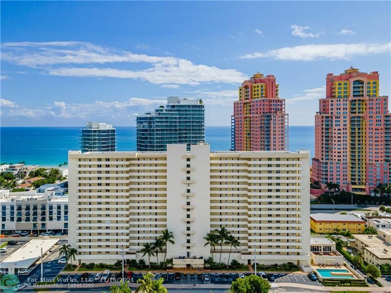 Property Photo: 2200 NE 33rd Ave 9C FL 33305