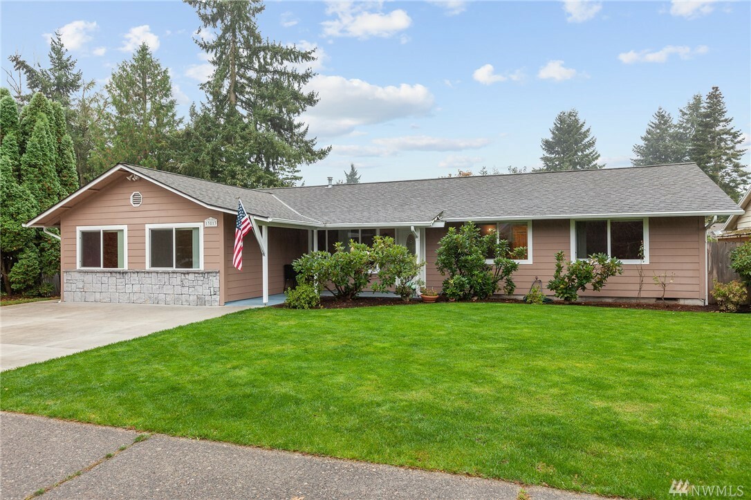 Property Photo:  13813 88th Ave NE  WA 98034 