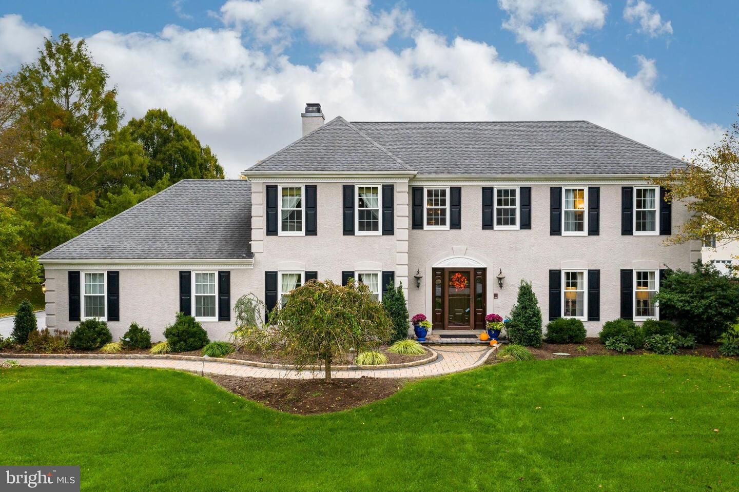 Property Photo: 803 Graystone Lane PA 19335