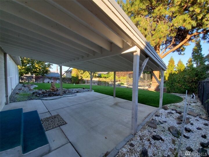 Property Photo:  403 Castlewood Place  WA 98801 