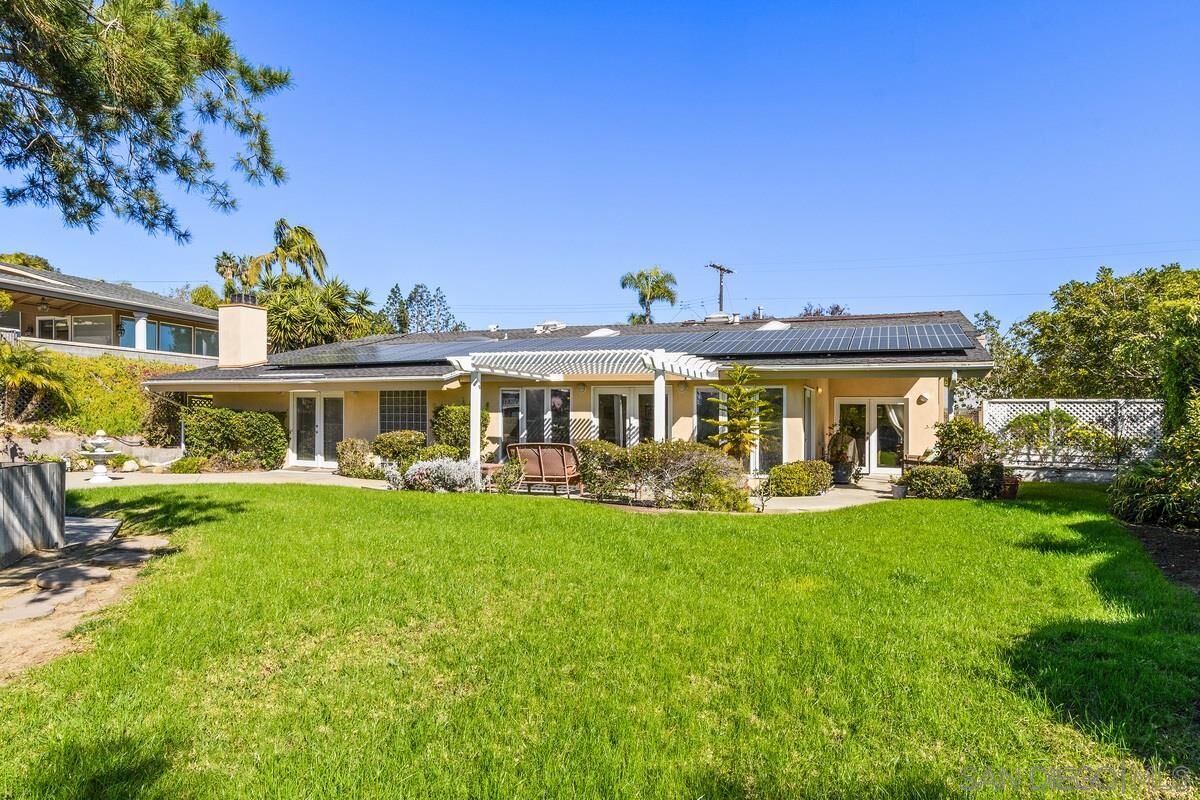 Property Photo:  5426 Avenida Fiesta  CA 92037 
