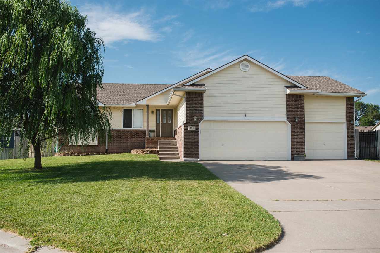 Property Photo: 501 E Edinborough Circle KS 67016