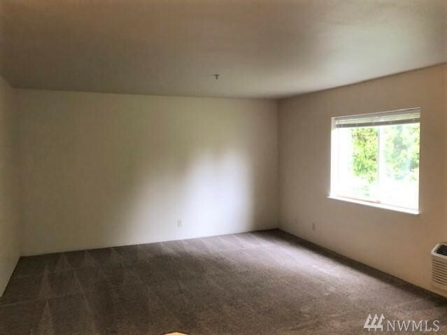 Property Photo:  667 NE 4th St K102  WA 98802 