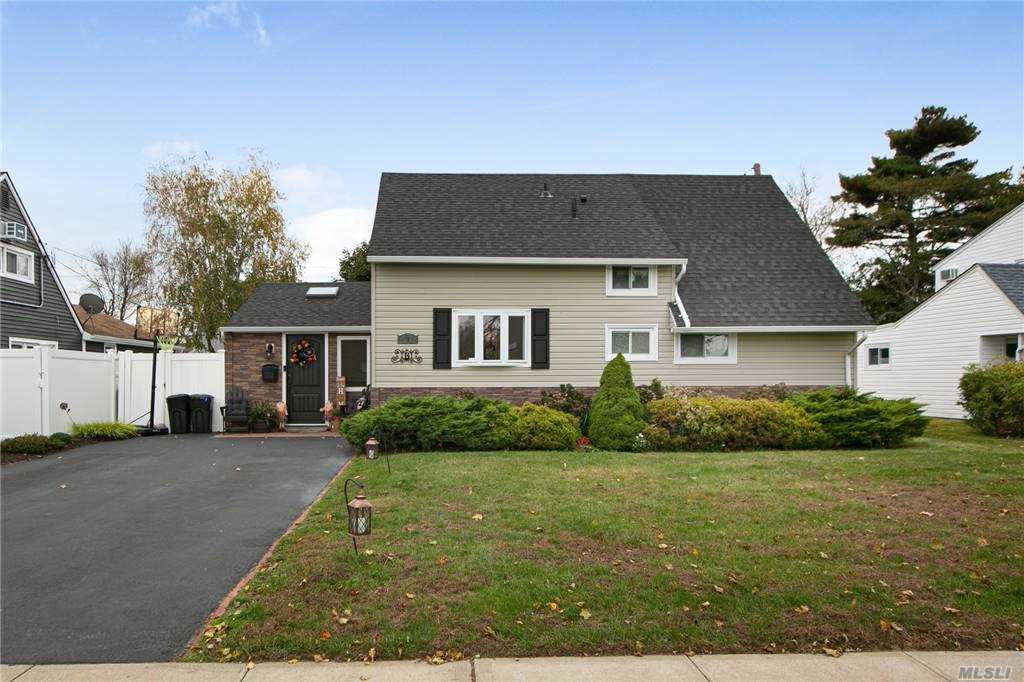 Property Photo:  520 Sand Hill Road  NY 11793 